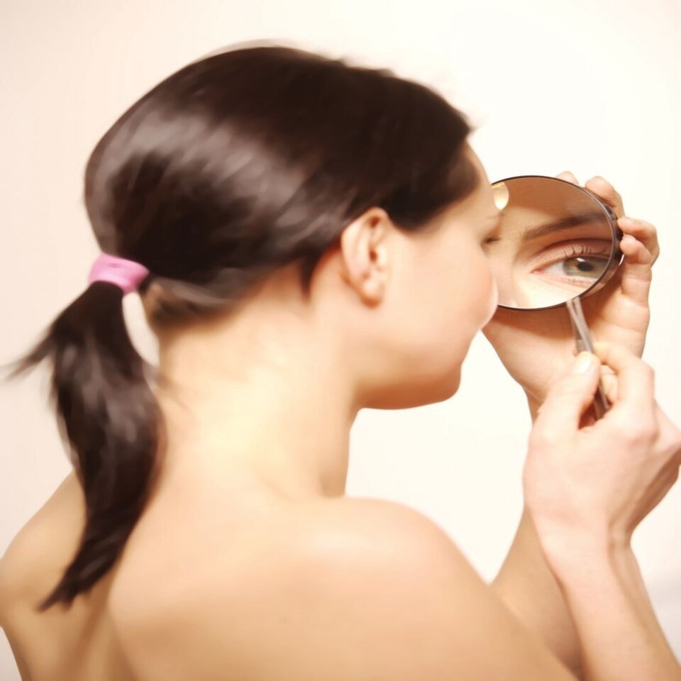 image 1 of Magnifying Mirror x10 with Light