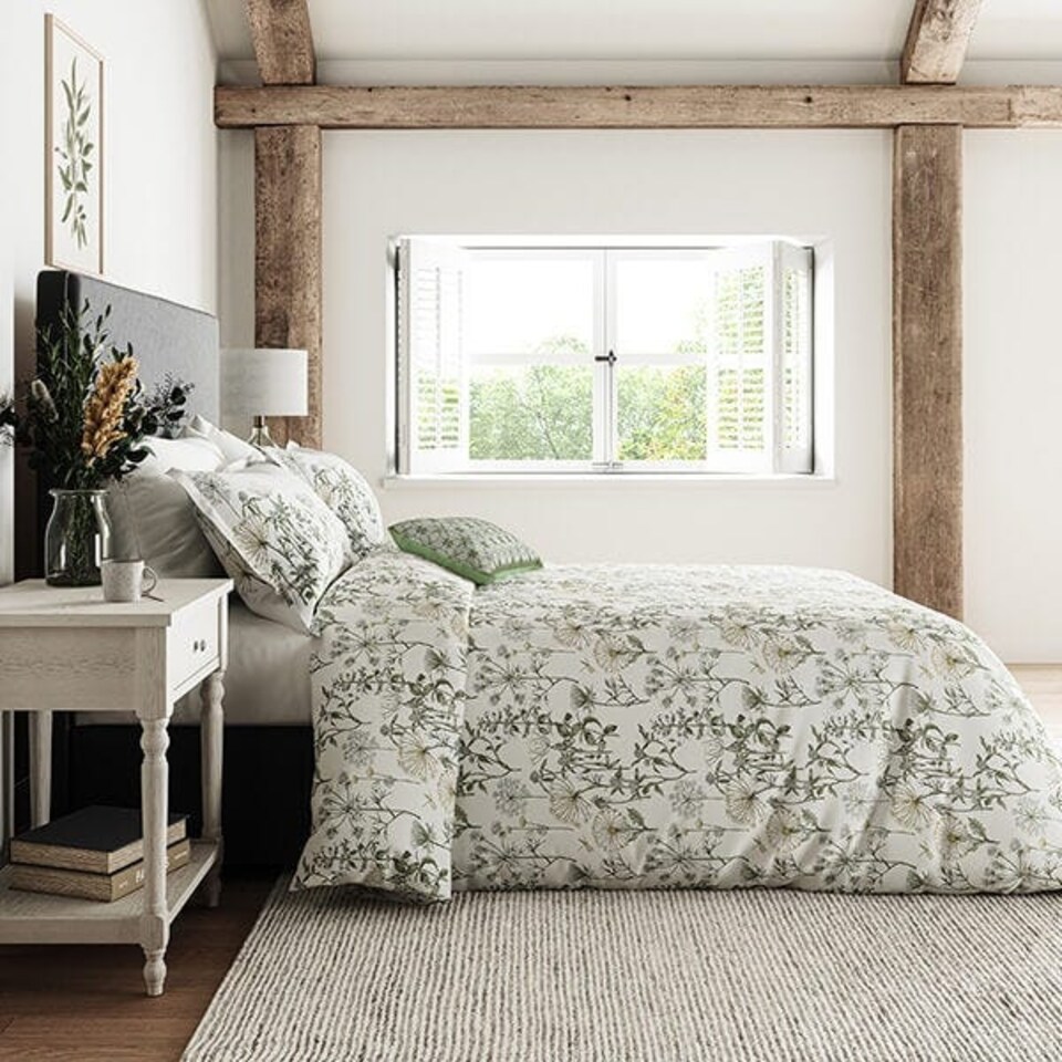 Sanderson Options Wild Angelica Cover Set King Size Silver & Spring Leaf
