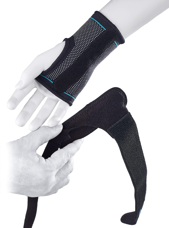 image 1 of Ultimate Performance Advanced Ultimate Compression Wrist Support With Splint, X-Large