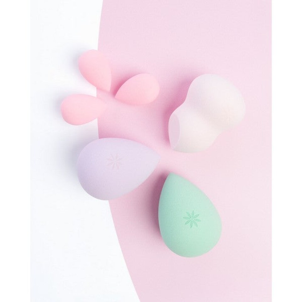 image 1 of Brushworks Ultimate Complexion Sponge Set - 6 Makeup Sponges (3 Large, 3 Mini) | Multi