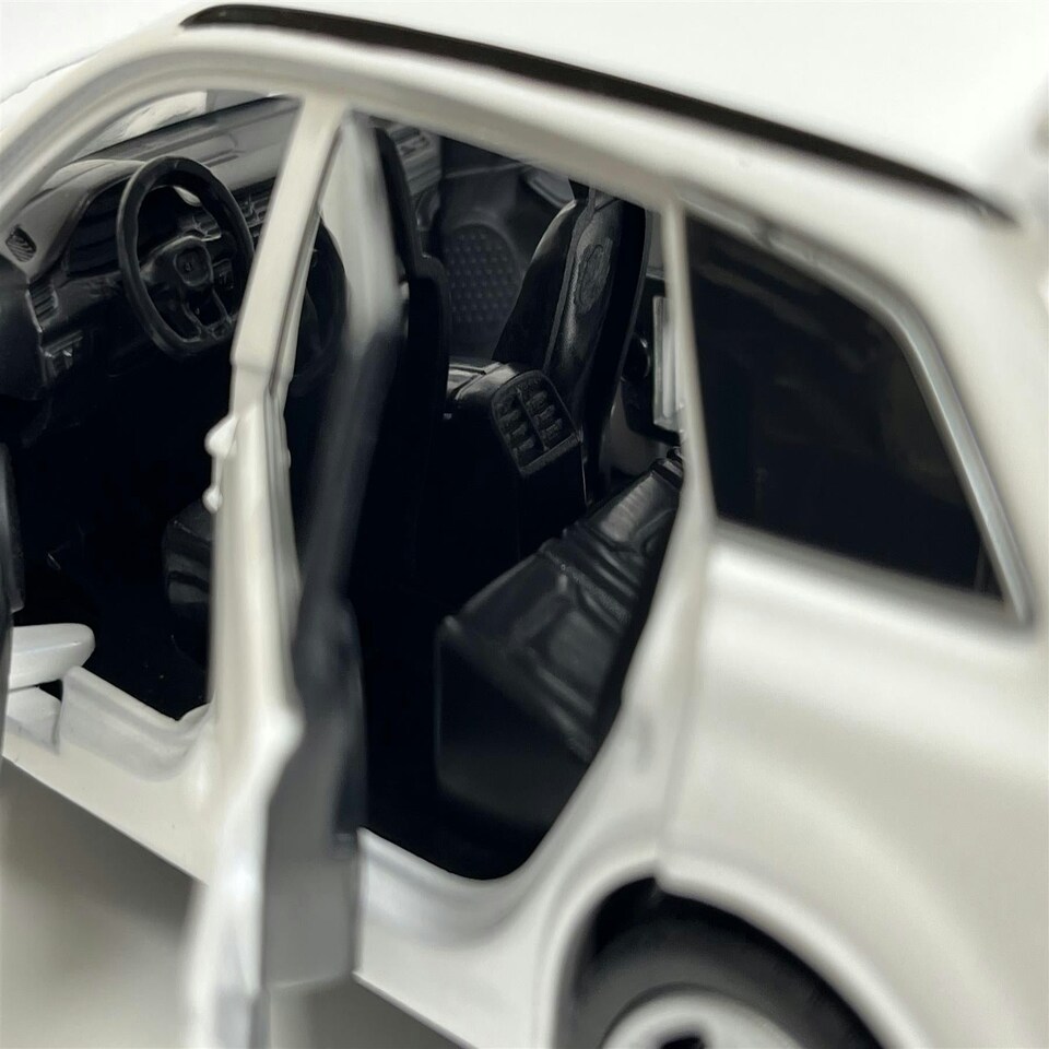 image 1 of Audi Q7 White LHD 1:32 Scale Tayumo 32140026