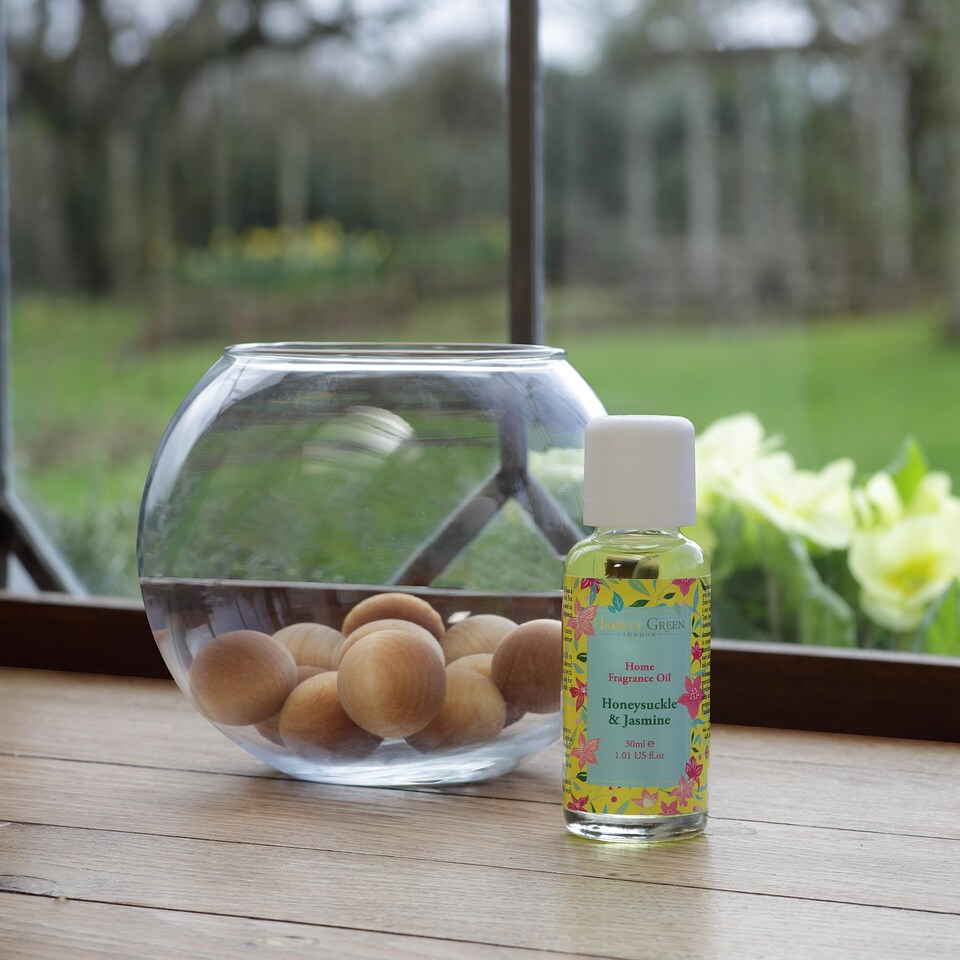 image 1 of Hassett Green London - Honeysuckle & Jasmine - Scented Wooden Balls Pack of 100 - Alternative to Pot Pourri, Diffusers, Sachets and Drawer Liners