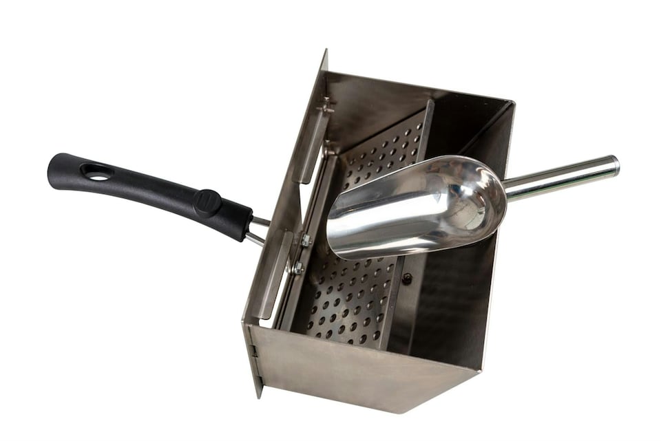 image 1 of Charcoal Pizza Oven Grill