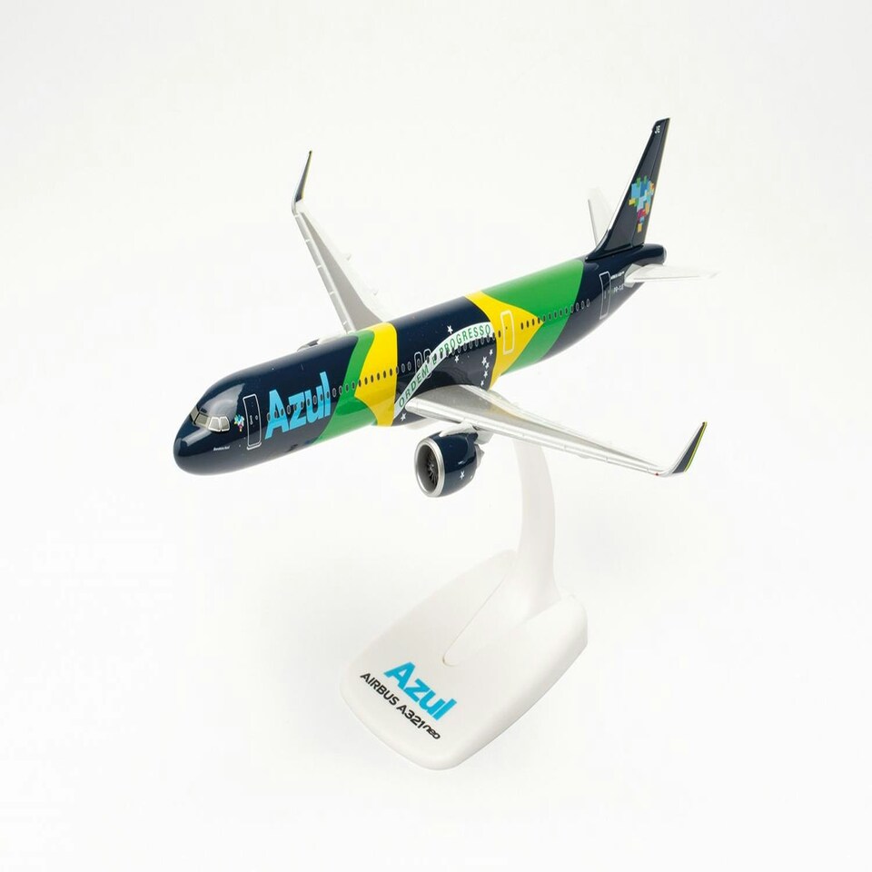 Herpa Wings Snapfit Airbus A321neo Brazilian Airlines Flag (1:200)