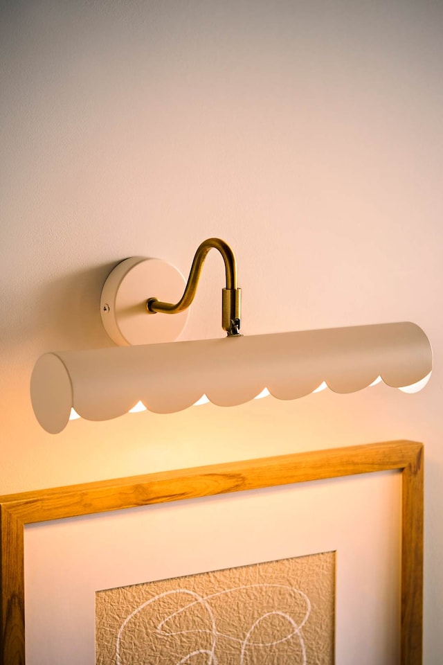 image 1 of ValueLights Millie Cream Flower Scallop Adjustable Picture Wall Light and Bulb