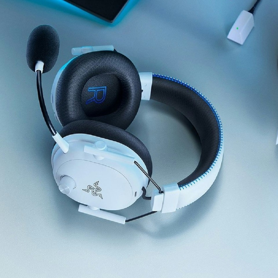 image 1 of BlackShark V3 Pro for PlayStation - Wireless Active Noise Cancellation Esports Headset ANC - TriForce 50 mm Drivers - HyperSpeed 2,4 GHz - THX Spatial Audio - PS5/PC | White