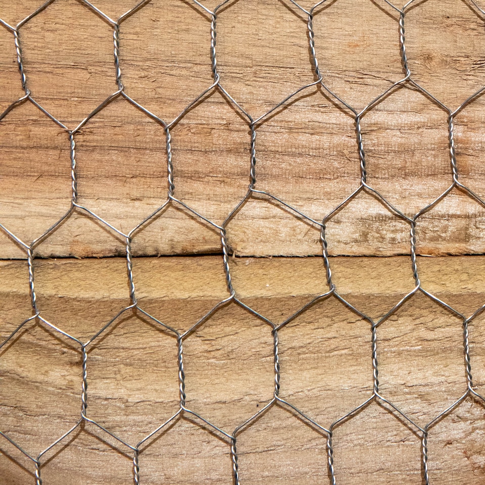 image 1 of 5m x 0.9m x 25mm Galvanised Chicken Wire Garden Netting / Fencing