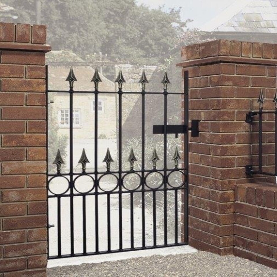 Balmoral Premium Range Spear Top Single Gate - Solid Steel - Fits Gap of 1067 mm x 1168 mm High - Primed Black