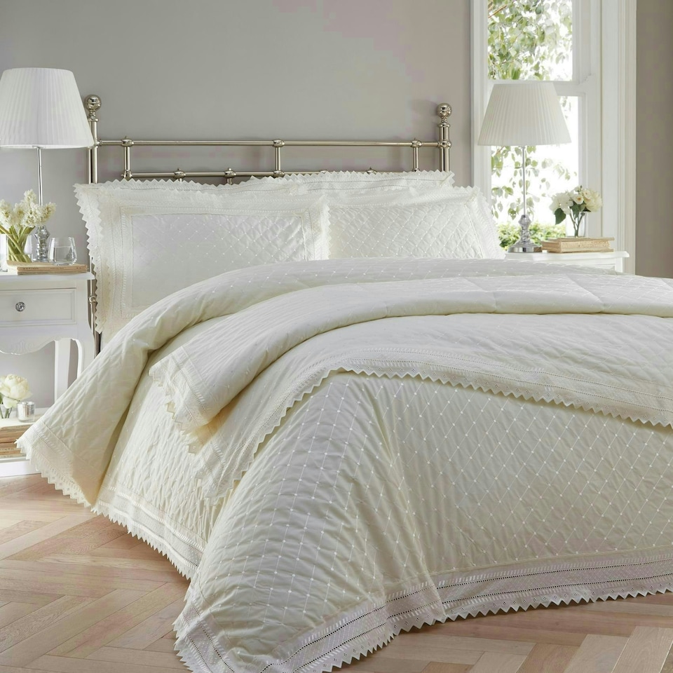image 1 of Balmoral Cream Bedspread Set