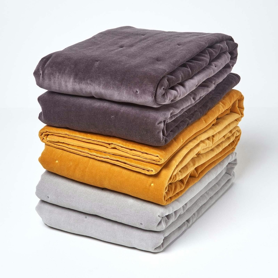 image 1 of Homescapes Dark Grey Velvet Quilted Throw - 125 x 150 cm | Grey | 1