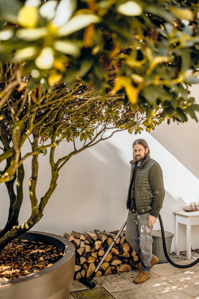 image 1 of Kärcher WD 6 Wet and Dry Vacuum