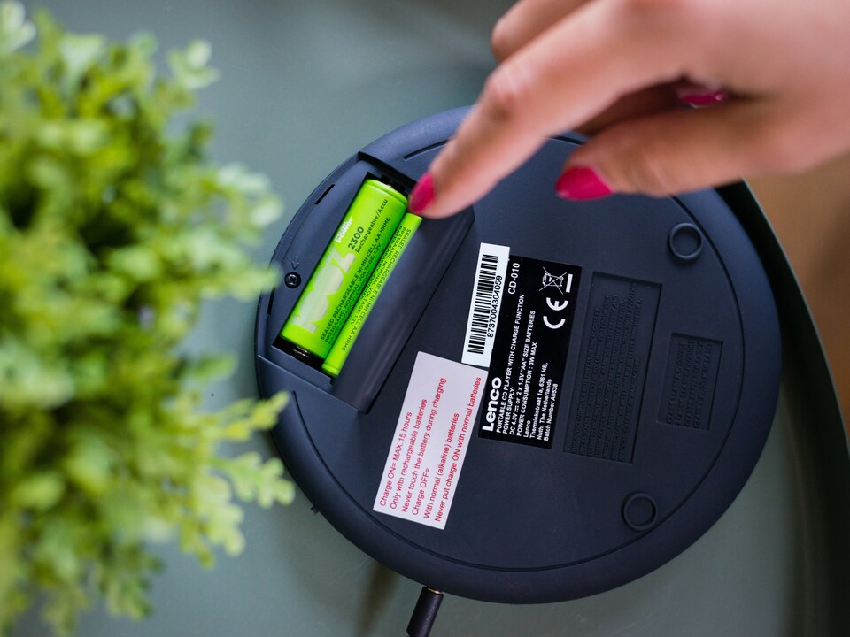 image 1 of LENCO CD-010 - Portable CD player with charging function - Black