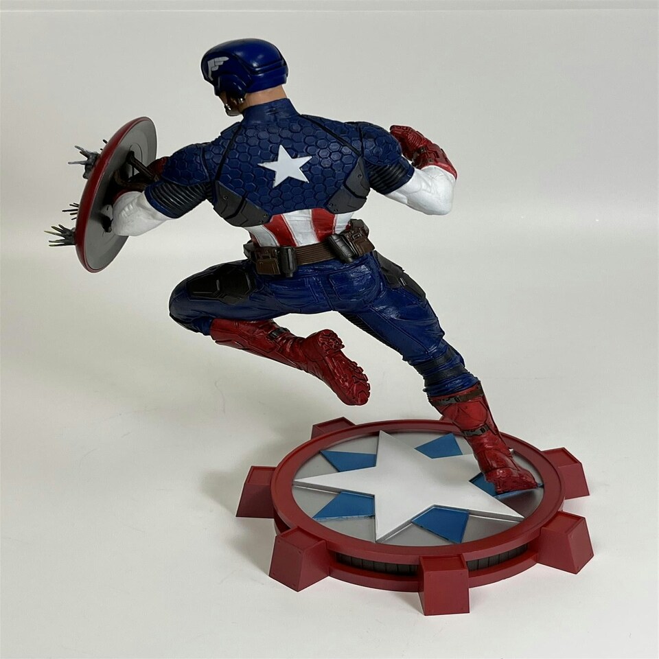 image 1 of Captain America 9 Inch Gallery Diorama Diamond Select AUG172640