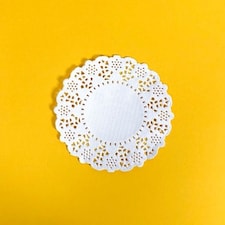 White Round Kraft Paper Doilies 11cm / 4.5 in - Pack of 250