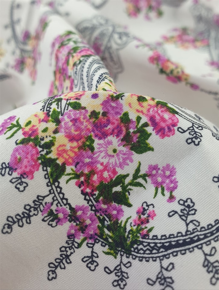 White 100% Cotton Poplin Fabric for Dressmaking, Quilting, 112cm / 44" Wide - per metre