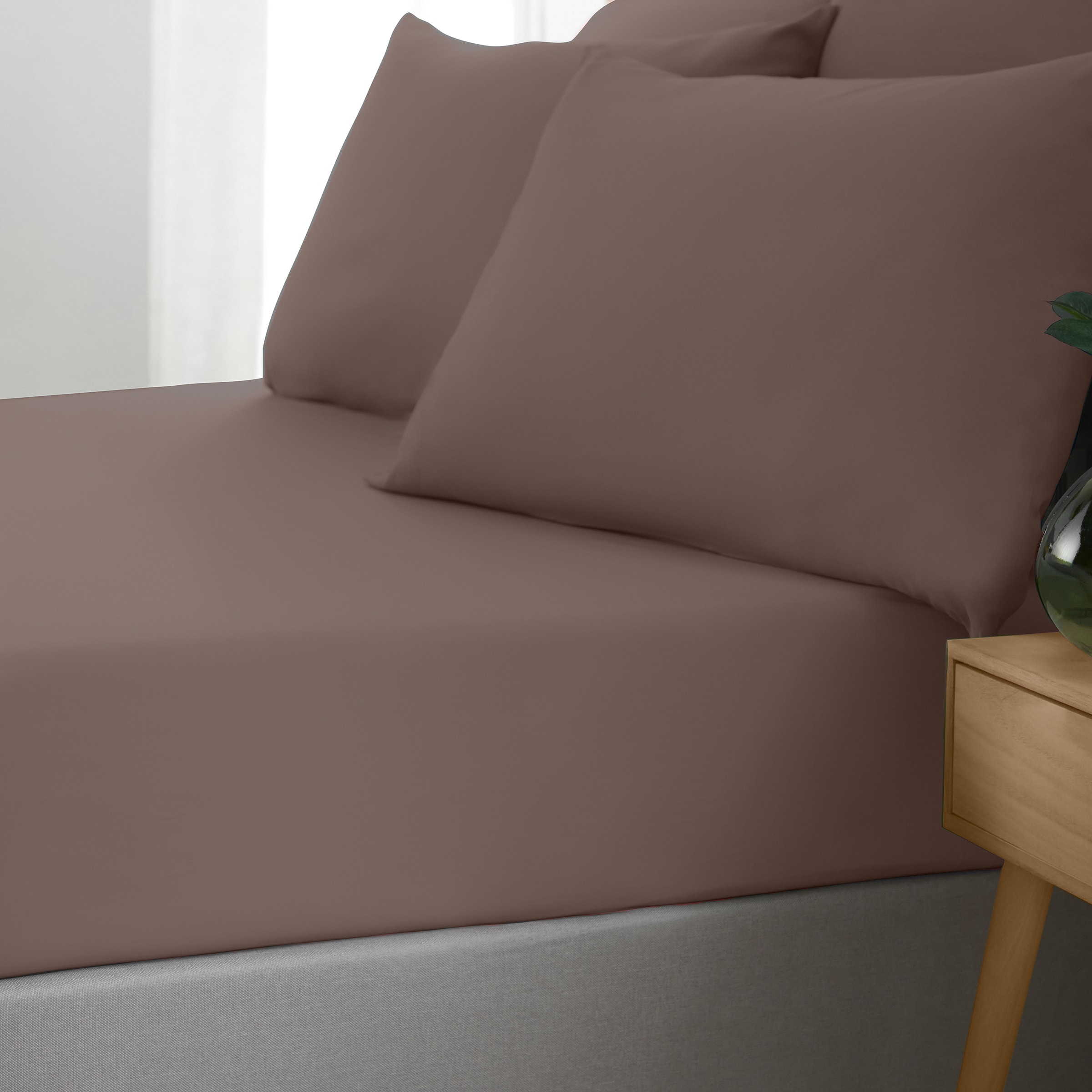 Catherine Lansfield So Soft Non Iron 100% Polyester 30cm Fitted Sheet in Chocolate | Size: Double Fitted