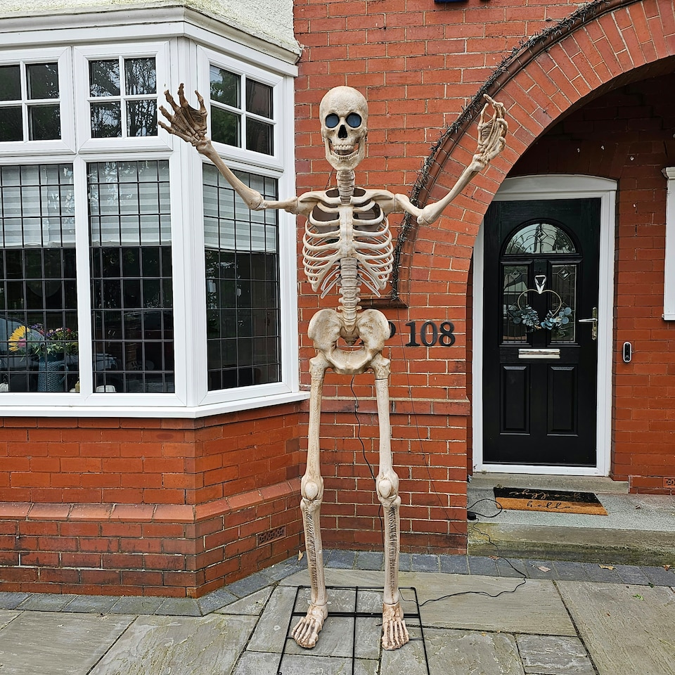 image 1 of GIANT 8ft (240cm) Standing Indoor Outdoor Animatronic Halloween Skeleton Decoration