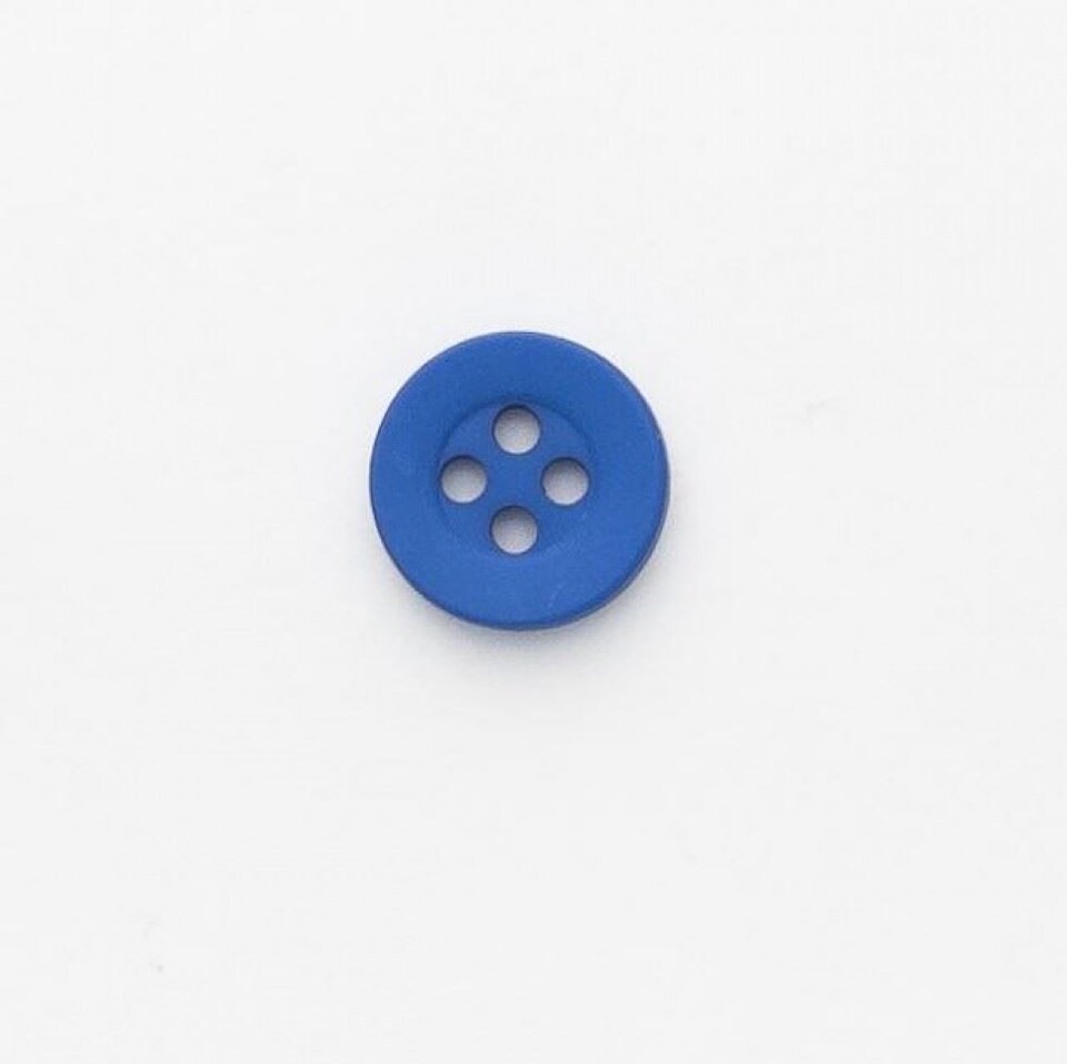 Minerva Royal Blue Round Plastic Shirt Buttons for Dressmaking - 11.5mm - per value pack of 100