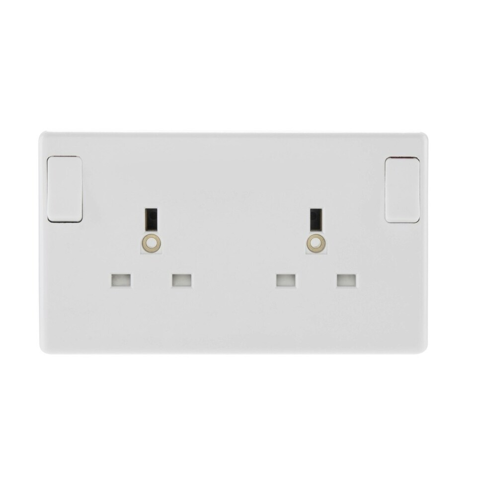 Nexus 13A 2 Gang Single Pole Switched Socket (UK Plug) - White - One Size