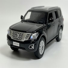 Nissan Patrol Y62 Black LHD 1:32 Scale Tayumo 32115014