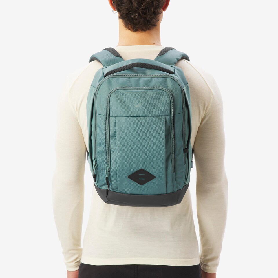 image 1 of Decathlon Multi-pocket hiking backpack 16 L, Escape 500