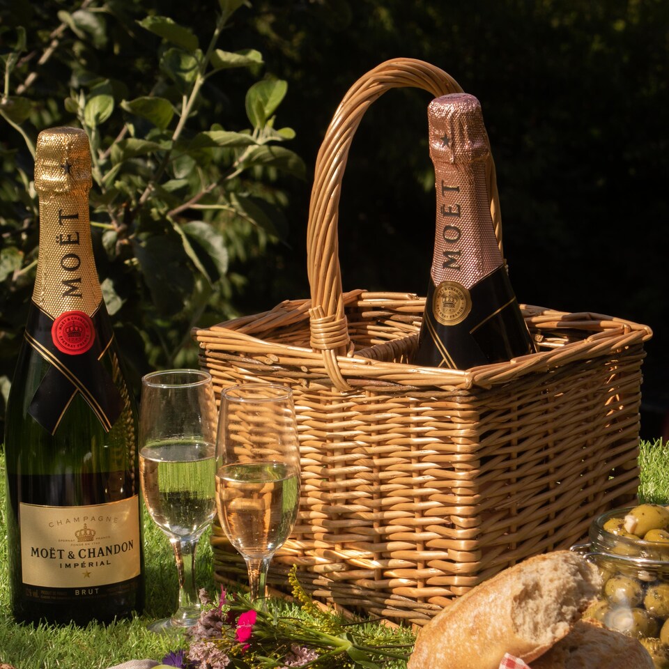 image 1 of Wicker 2 Bottle Steamed Bottle Carrier