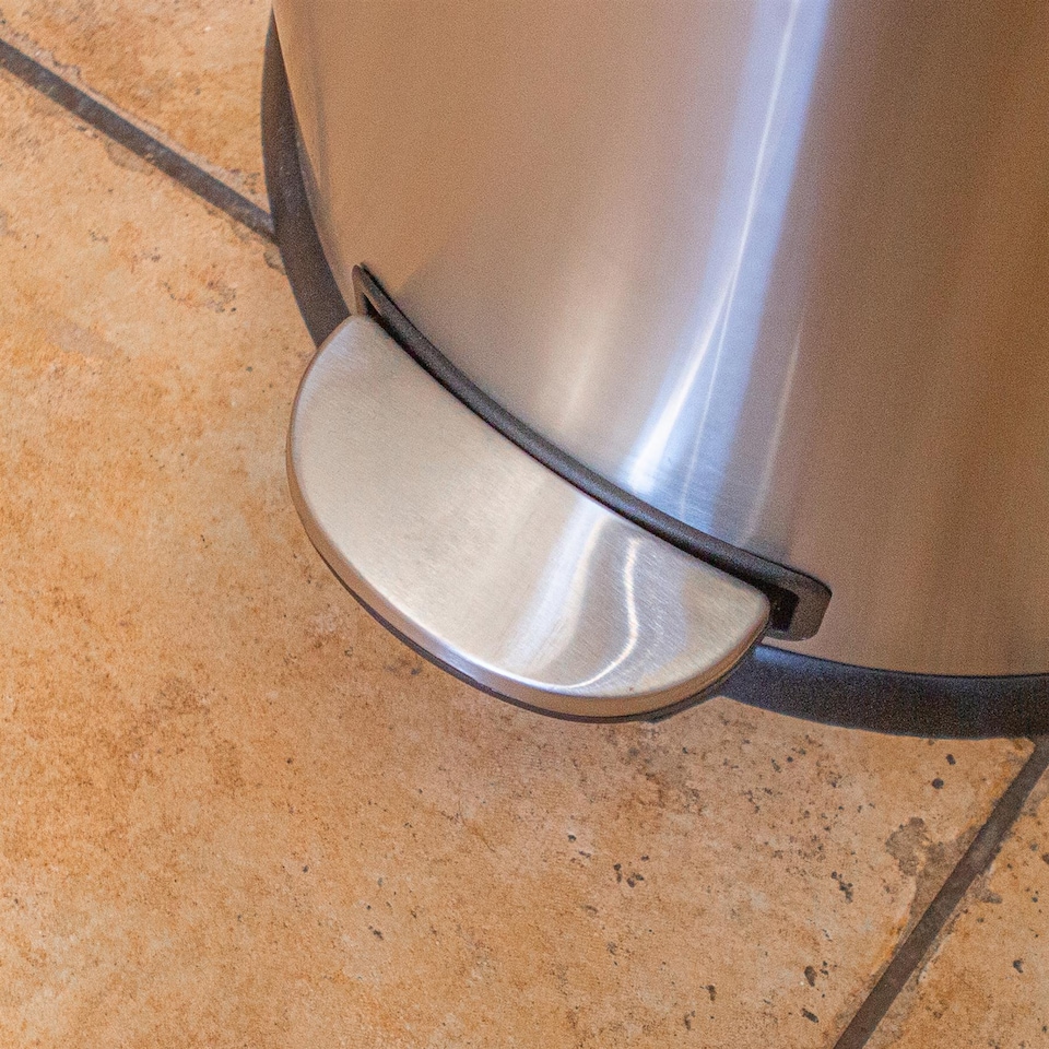 image 1 of Harbour Housewares Round Stainless Steel Kitchen Pedal Bin - 30L - Brushed