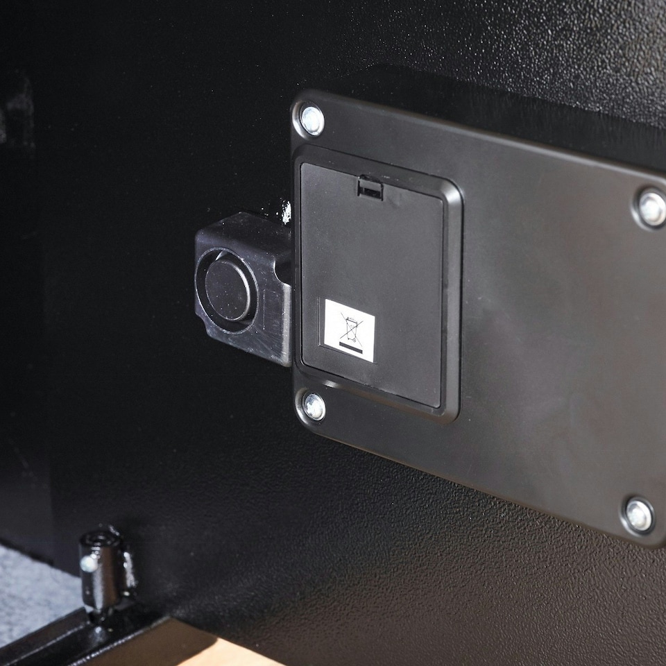 image 1 of YALE VALUE ALARMED SAFE MEDIUM