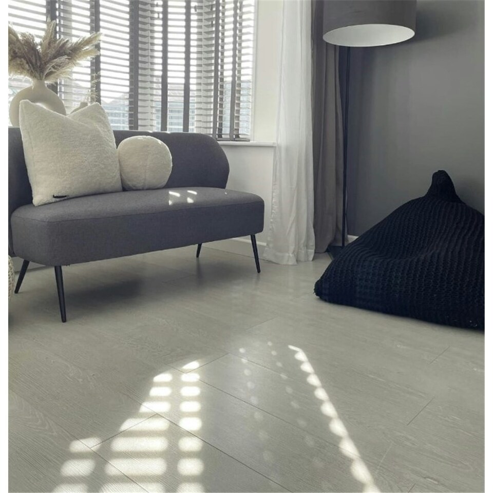 image 1 of PACK OF 20 (Total 20 Units) - White Oak 12mm Thick Laminate Flooring (29.6m2 Coverage)