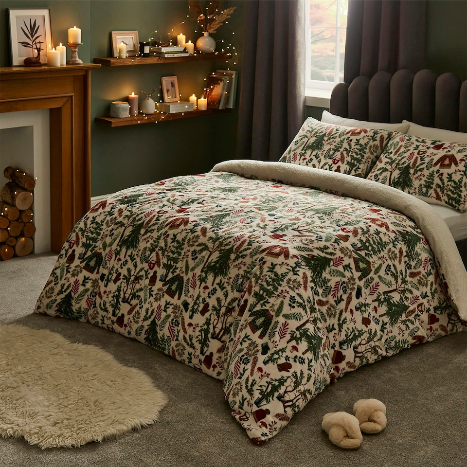 image 1 of Silentnight Winter Wonderland Teddy Fleece Duvet Set, Single, Supersoft Cosy Duvet Cover with Pillowcase Included