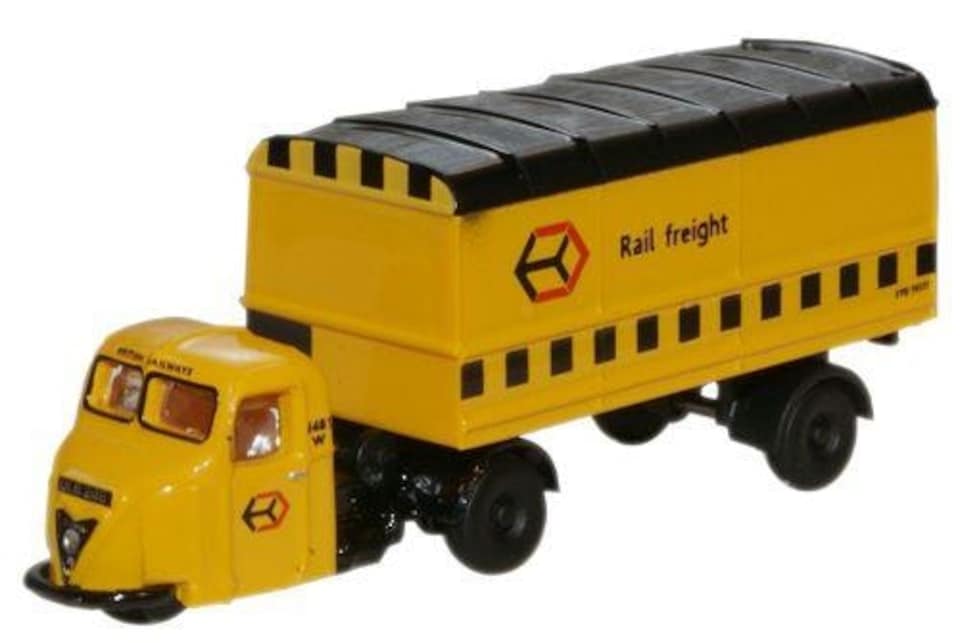 Oxford Diecast Scammell Scarab Van Trailer Railfreight