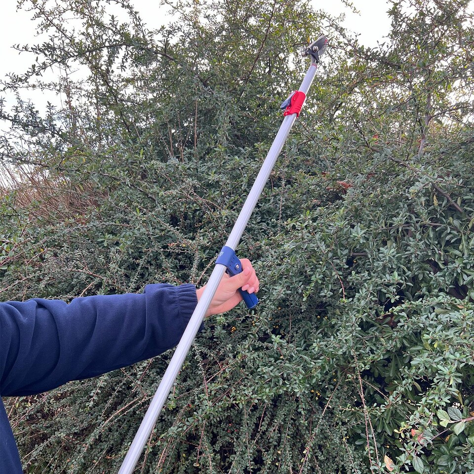 image 1 of Spear & Jackson 8201LR Razorsharp Telescopic Bypass Easy Reach Pruner