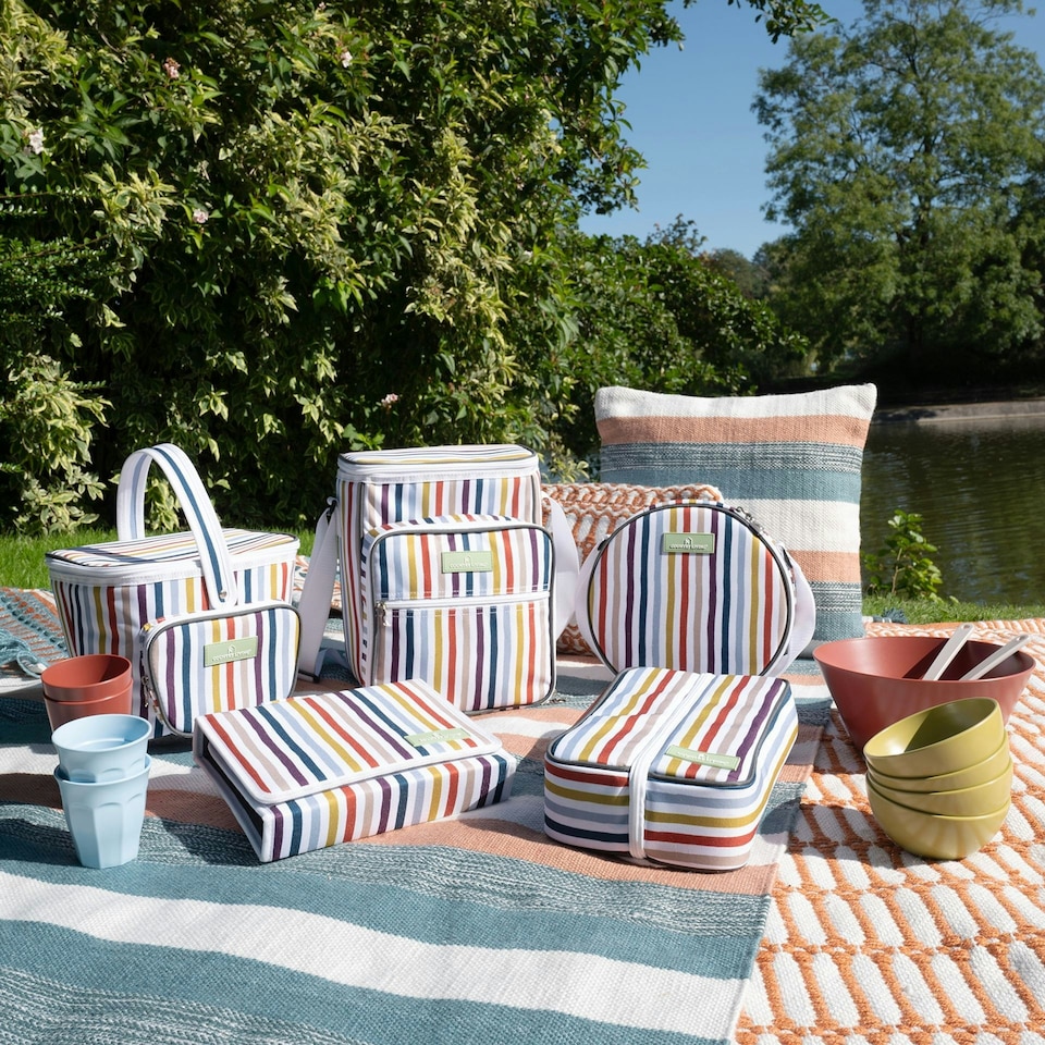image 1 of Country Living 2-Person Picnic Bag