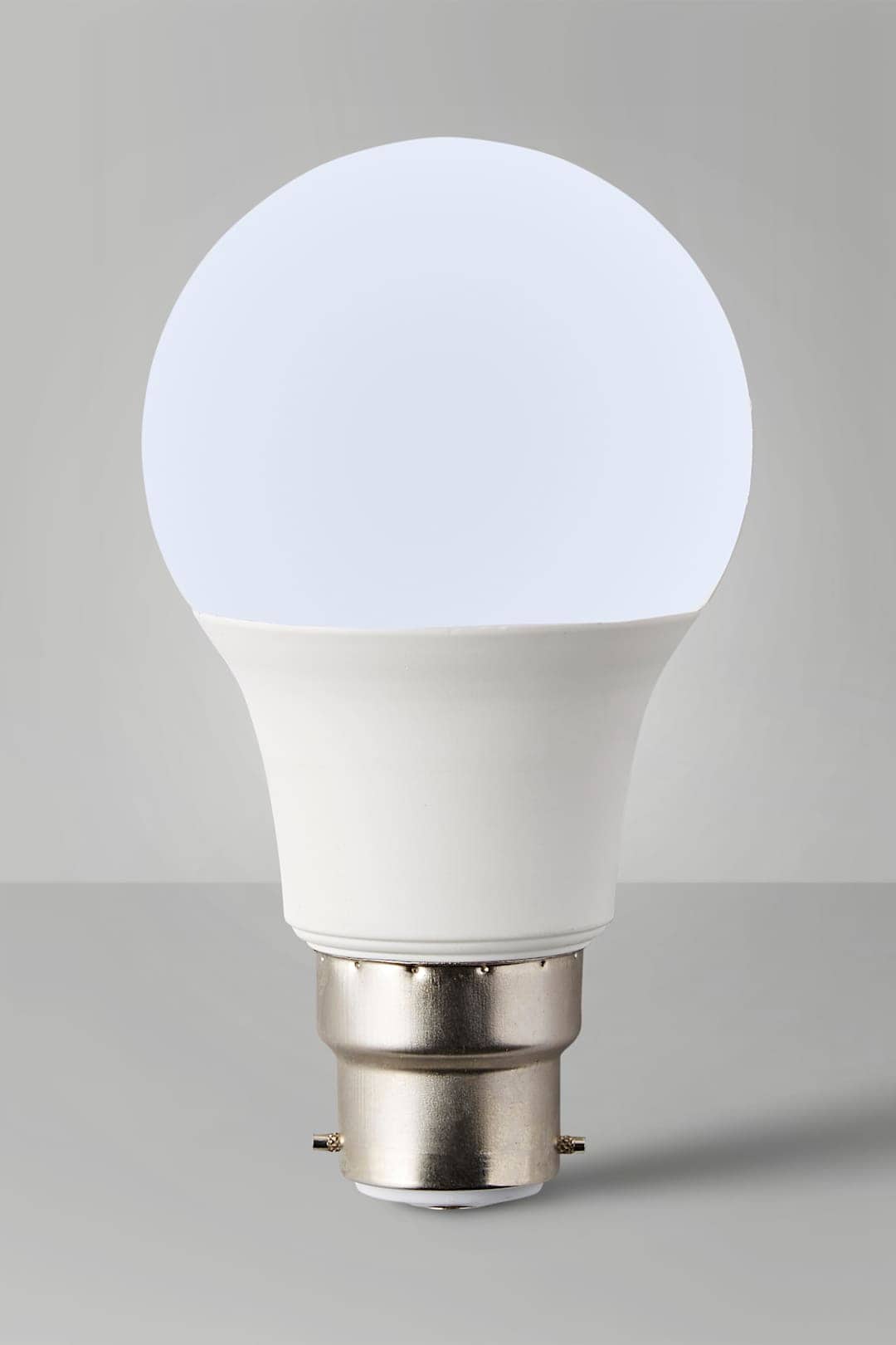 ValueLights B22 Pack of 10 10W Standard Warm White LED Bulbs