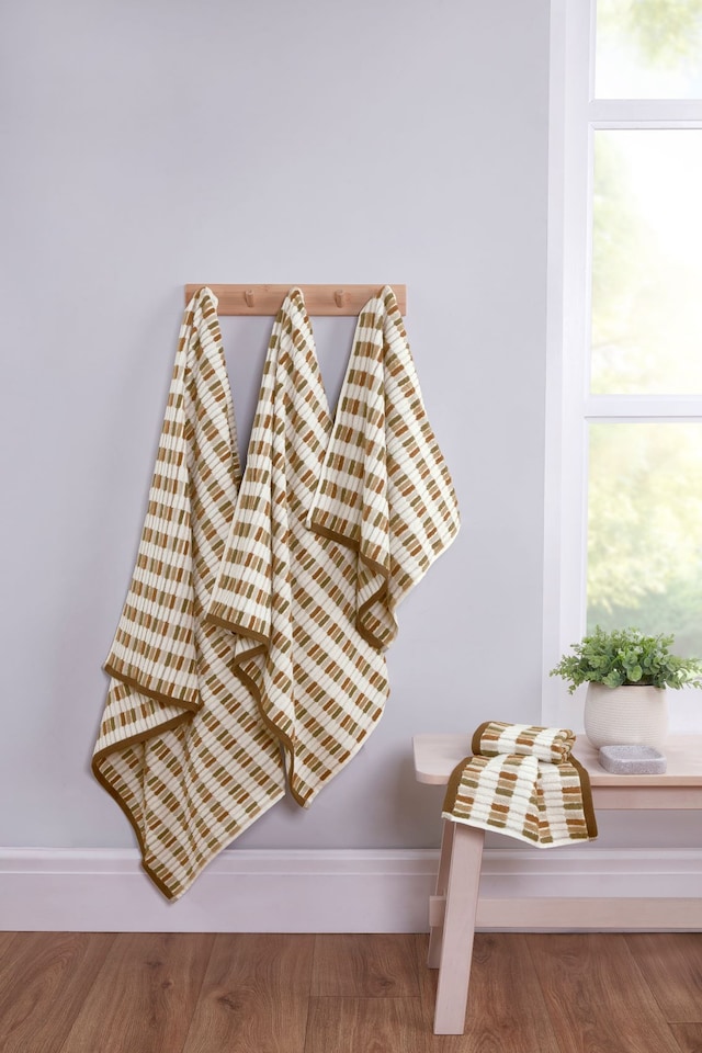 image 1 of Santa Cruz Pure Cotton Face Cloth Towels Set Of 4 | Brown | Face cloth | 4