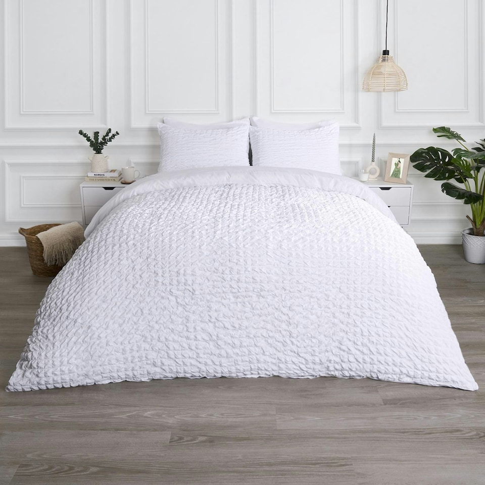image 1 of OHS Luxury Geometric Seersucker Duvet Quilt Bedding Set, Super King - White