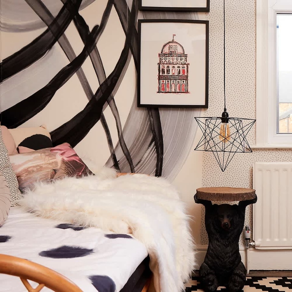 image 1 of ValueLights Retro Matt Black Geometric Star Design Ceiling Pendant Light Shade