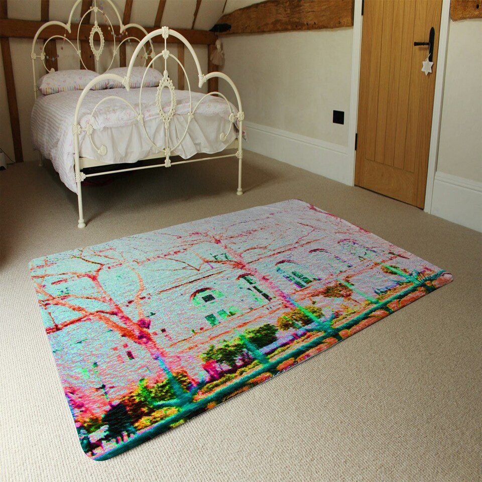 image 1 of Red tree in London (Rug) Multi | XL: 160x230cm