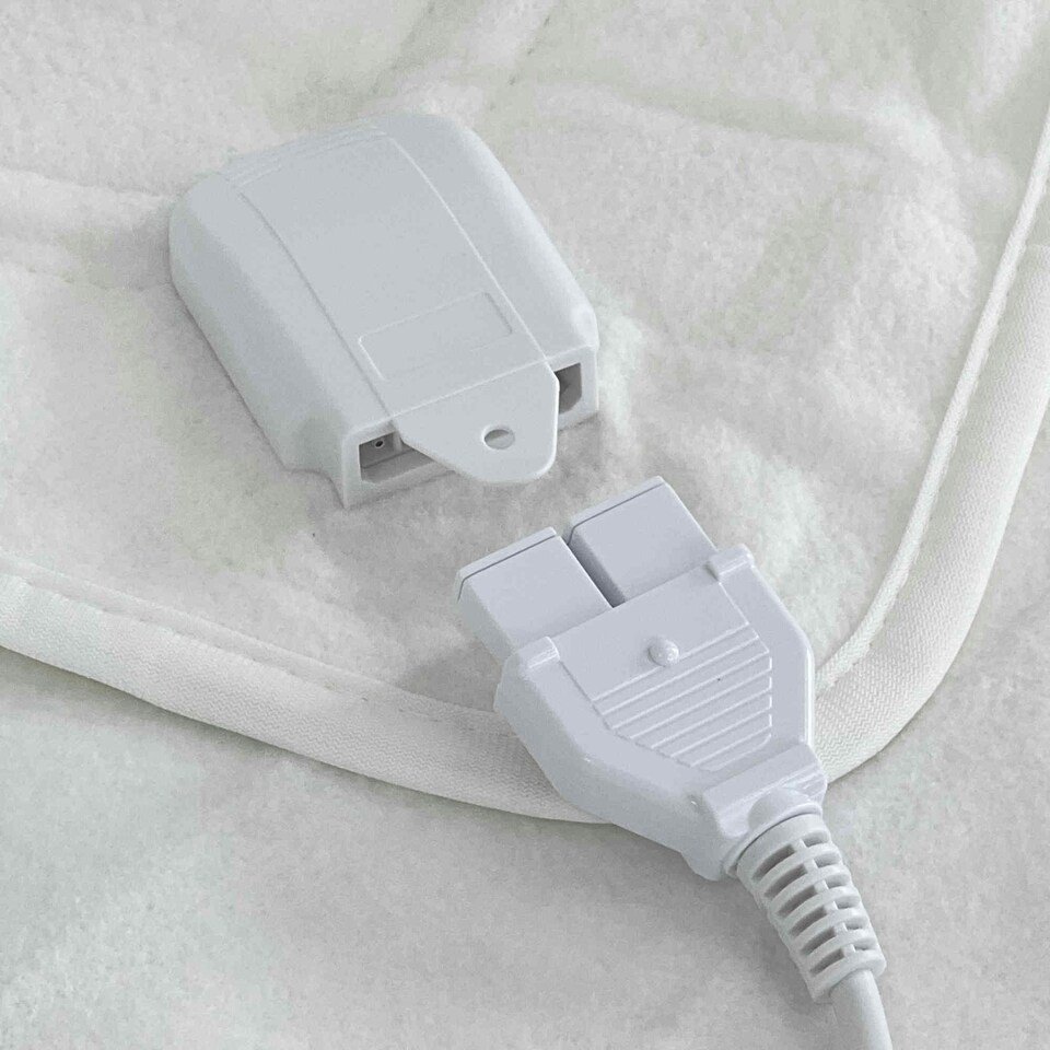 image 1 of Oypla Machine Washable King Size Electric Blanket Heated Underblanket with 3 Heat Settings and Controller White