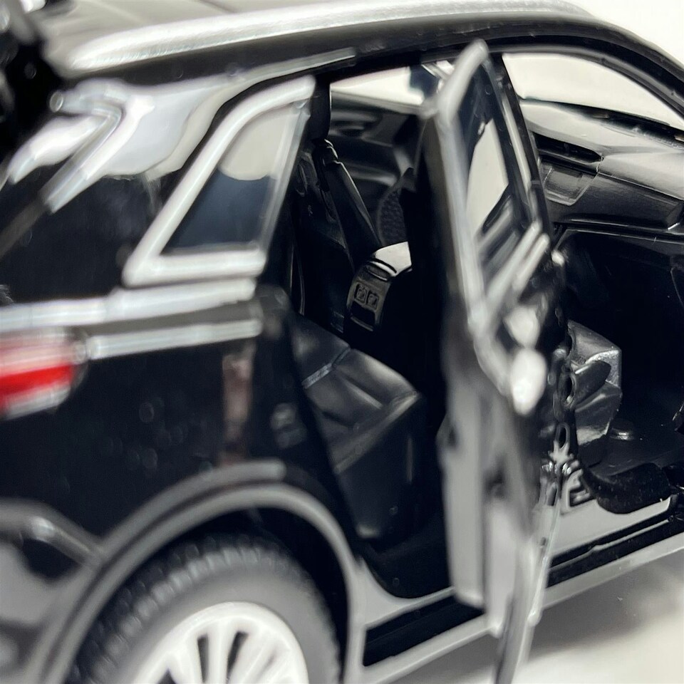image 1 of Cadillac XT5 Black LHD 1:32 Scale Tayumo 32185010