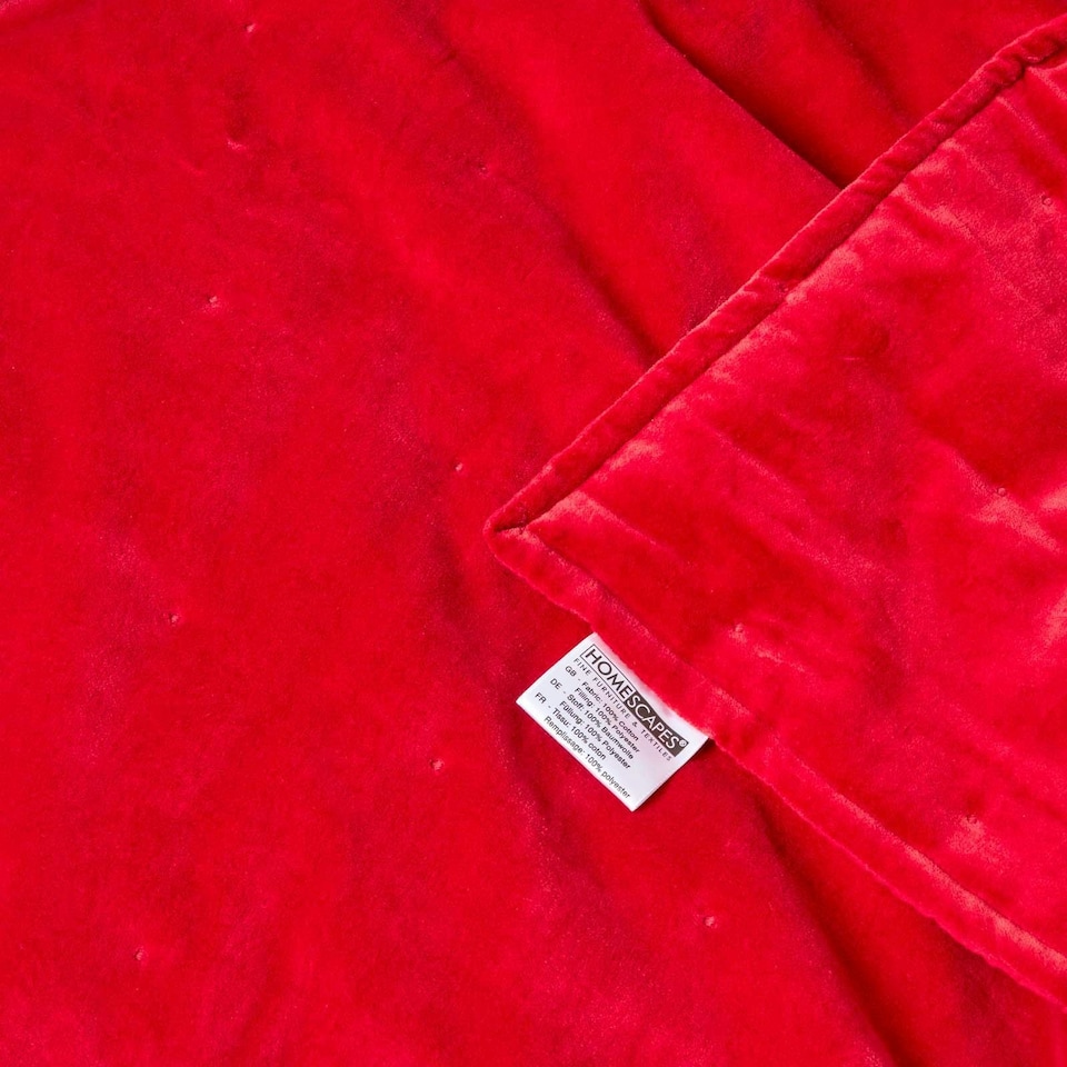 image 1 of Homescapes Red Velvet Quilted Throw - 125 x 150 cm Red