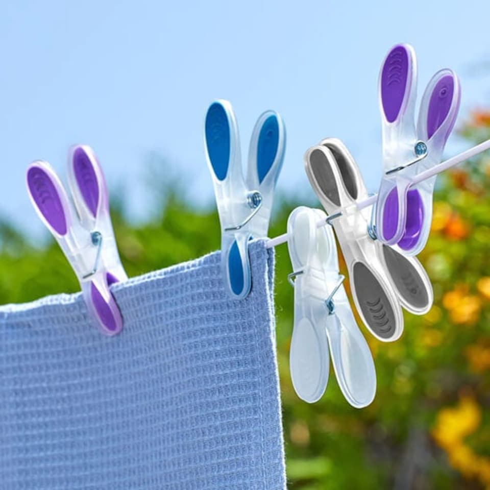 image 1 of Elliotts Extra Strong Soft Grip Wave Pegs 24 Pack