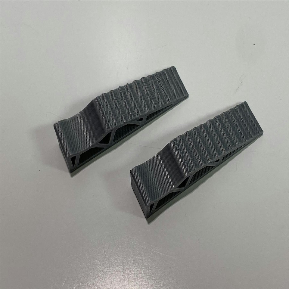image 1 of Slot Car Trackside Scenery 2 x Car Ramps 1:32 Scale WASP