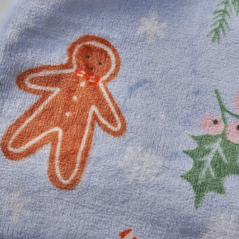 image 1 of Catherine Lansfield Christmas Gingerbread Cosy Fleece Blanket Throw