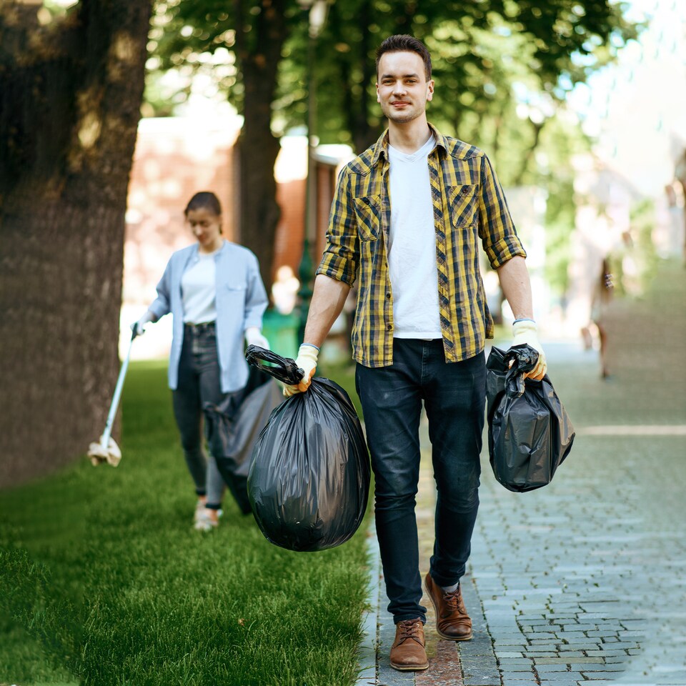 image 1 of 90L Capacity Black Bin Liners, Garden Bin Bags - 60cm x 90cm, 50pcs