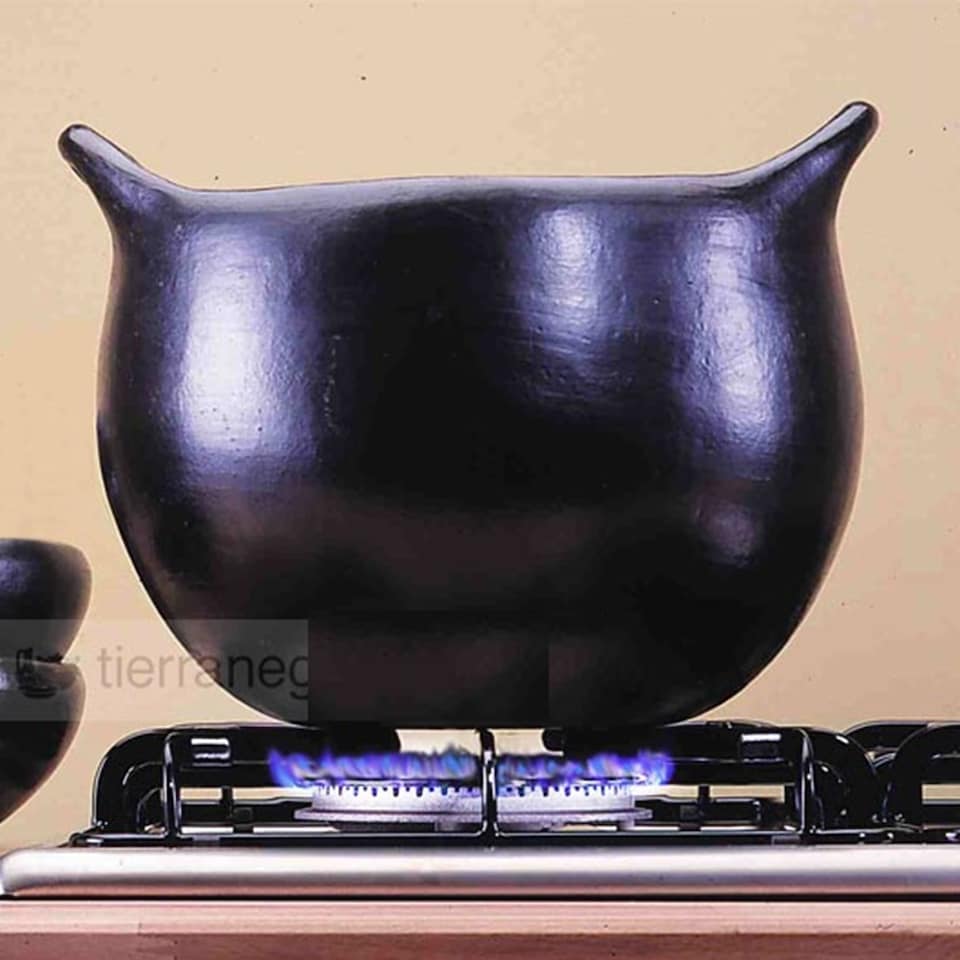 image 1 of Casserole: 1.5 Litre Tierra Negra Cooking Pot, Fired Clay