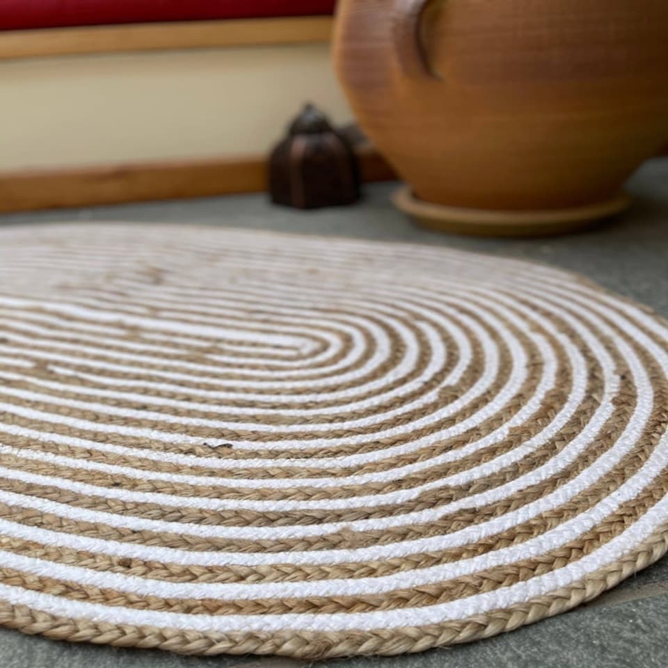 image 1 of CHAKKAR PALE Stripe Oval Jute Beige Hall Rug (CHAKKARPALE120X180V) White