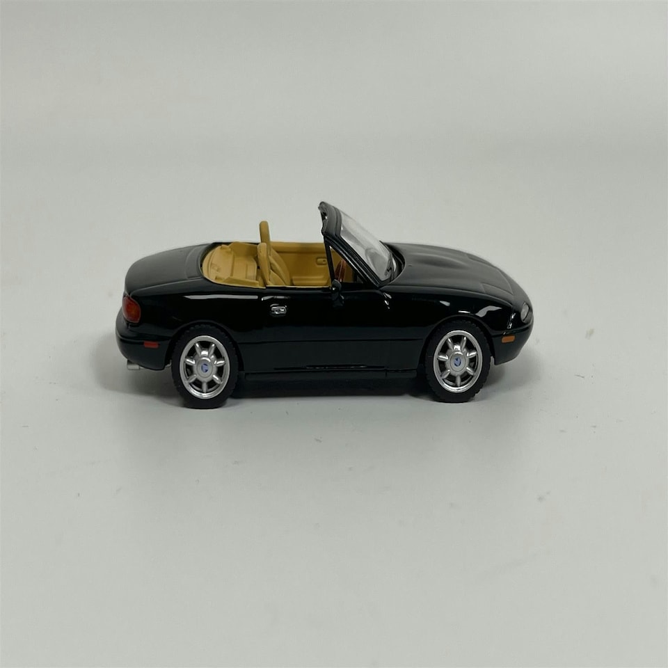 image 1 of Eunos Mazda Roadster V Special RHD Green 1:64 Scale Mini GT MGT00838R