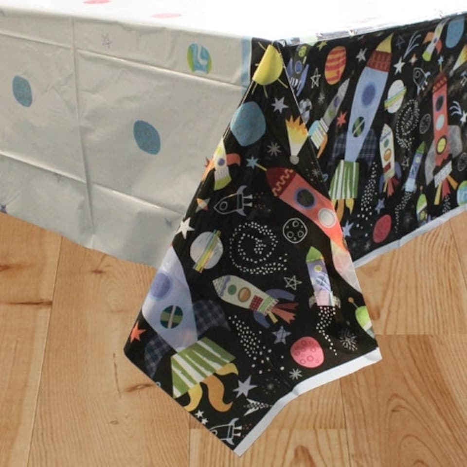 Outer Space Plastic Tablecover 213cm x 137cm