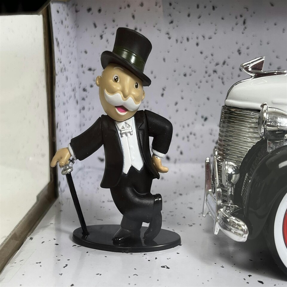 image 1 of Mr Monopoly 1939 Chevrolet Master Deluxe 1:24 Jada 253255048